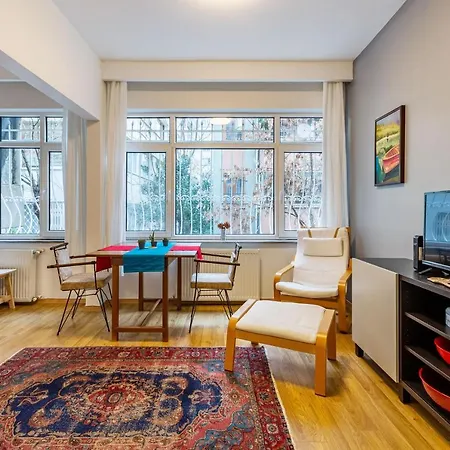 Apartment Lovely And Colorful Flat In Cihangir, Beyoglu