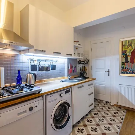 Apartment Lovely And Colorful Flat In Cihangir, Beyoglu Istanbul