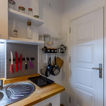 Lovely And Colorful Flat In Cihangir, Beyoglu Apartment